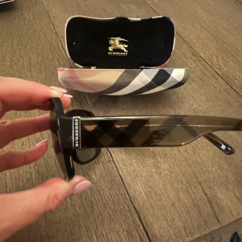 Burberry Black Sunglasses with Check Case | Burberry B4105-M 3346/8g - Picture 3 of 7